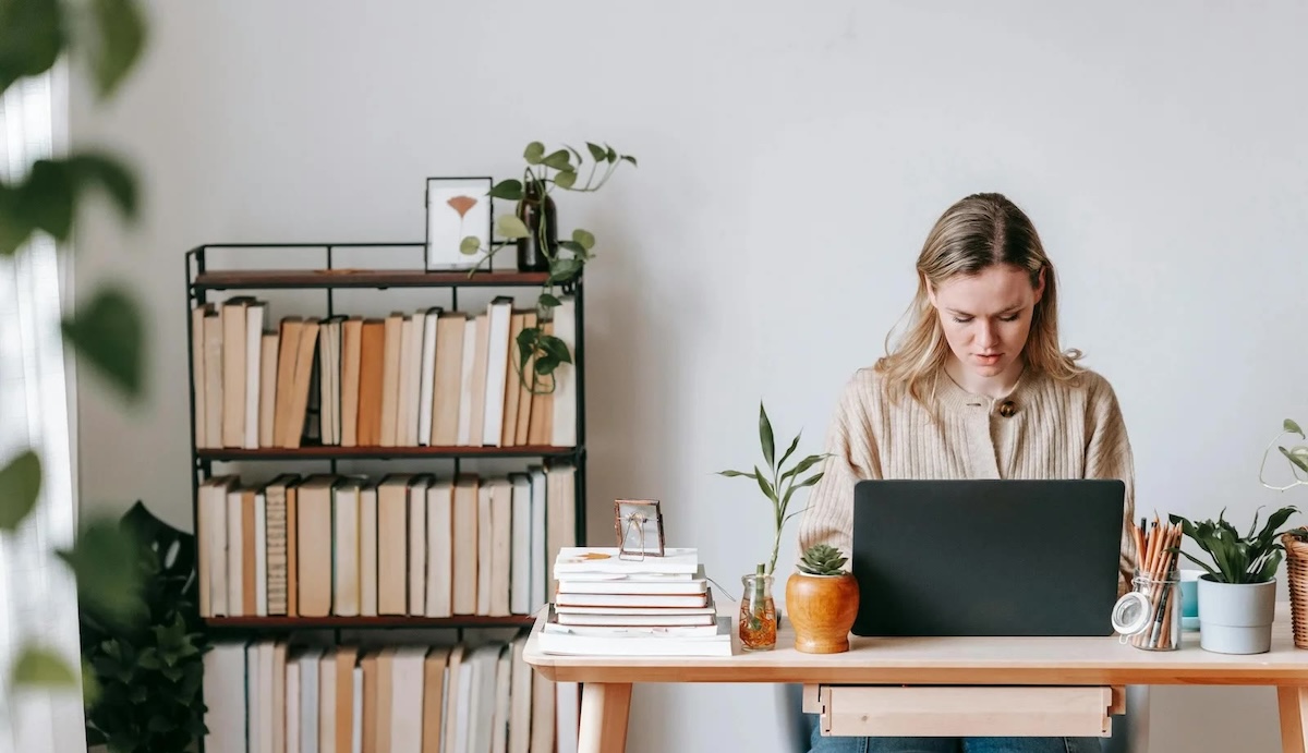 Home office laptop for fiduciary property support